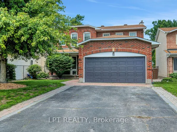 61 Shetland Way, Ottawa, ON K2M 1S4