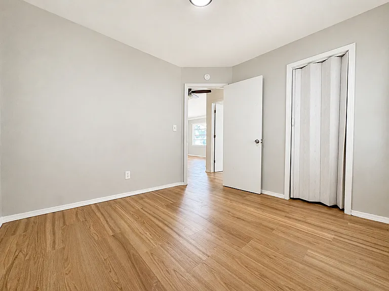 12747 Vernon Ave — Photo 13
