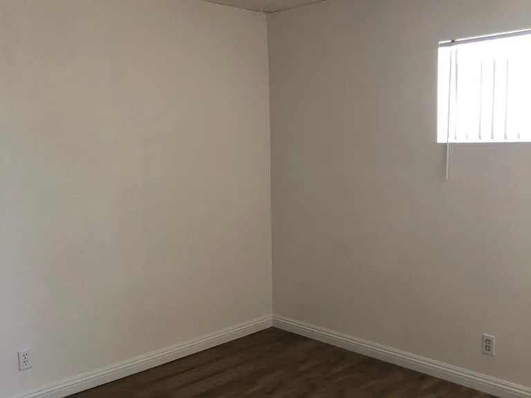 855 S Citrus Ave — Photo 16