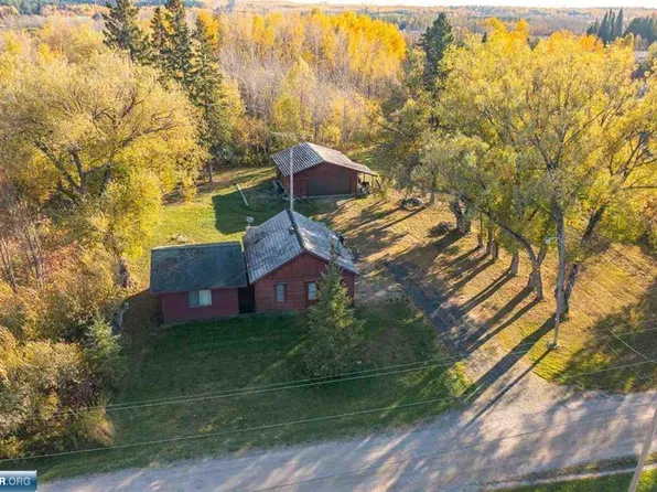 5752 Lake Ave N, Tower, MN 55790