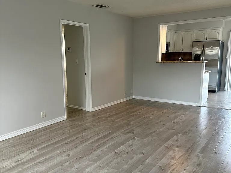 5626-5630 Sultana Ave — Photo 20