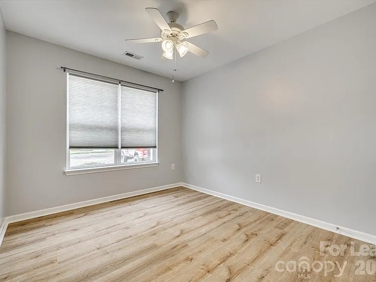 2052 Shady Pond Dr — Photo 19