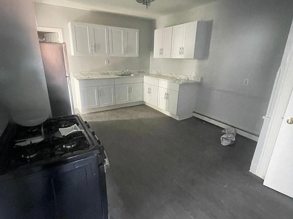 1st image of 100 Ash St Floor 2