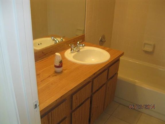 5th image of 927 Twin Lakes Dr Unit 3-J