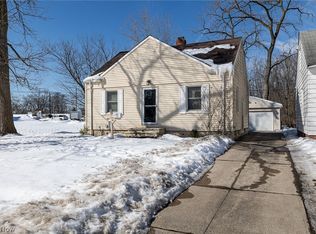 5666 Waterbury Ave, Maple Heights, OH 44137