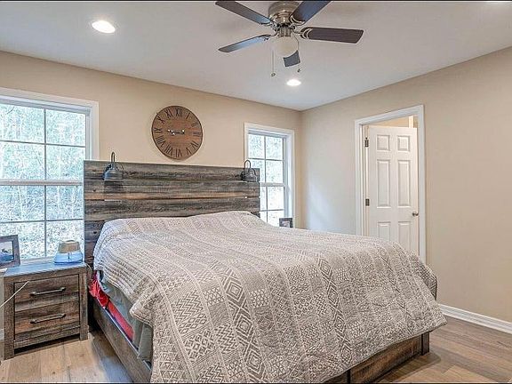 5th image of 104 Trailwood Cir