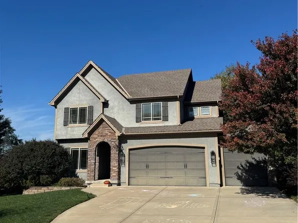 14250 NW 68th St, Parkville, MO 64152