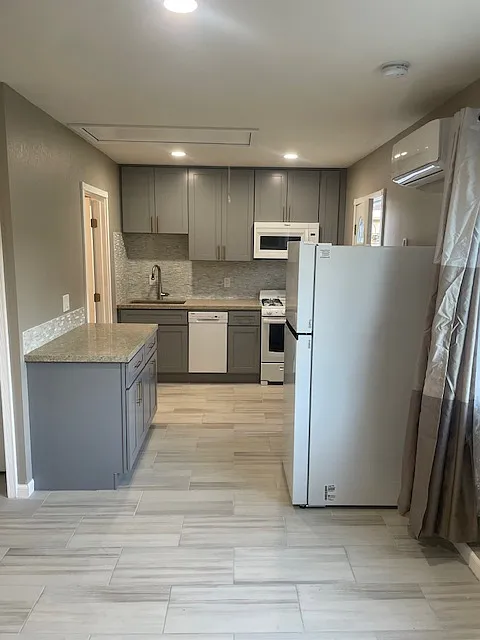21200 Cedar Ln — Photo 2