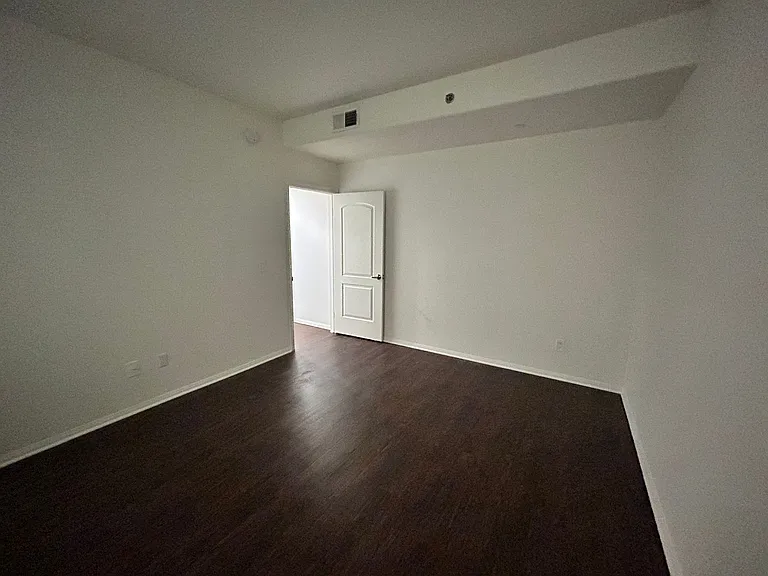 Berendo Terrace Apartment Homes — Photo 29