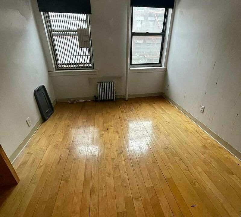 1st image of 239 E 33rd St #3E