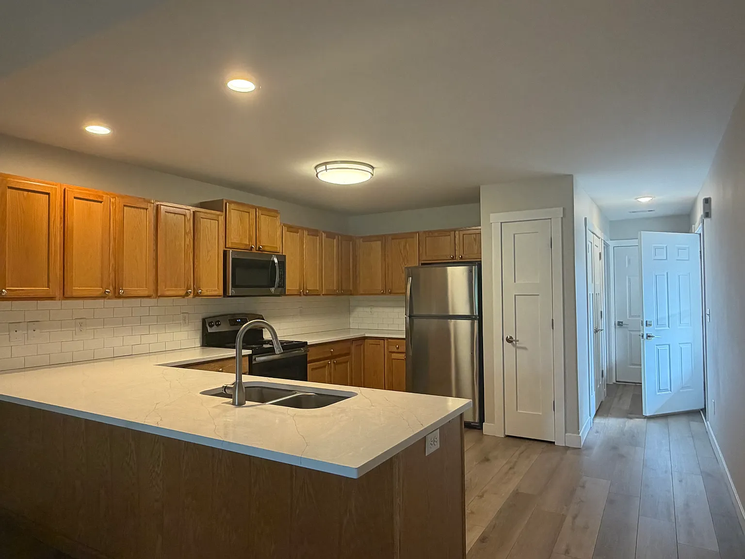 2 bed, 1171 sqft, $1,450 — Photo 2
