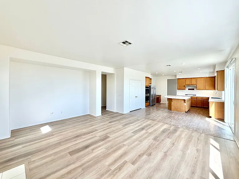 31409 Orchard Ln — Photo 12