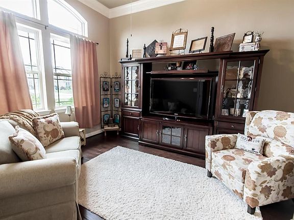 4th image of 14825 Michelle Ln