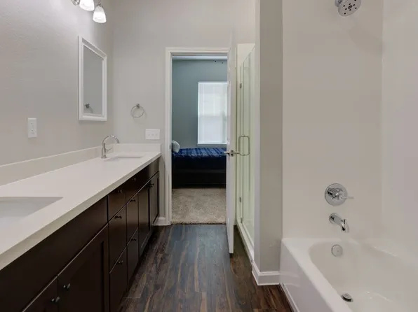 10828 Champion Forest Loop, Conroe, TX