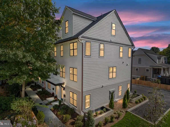 909 N Irving St, Arlington, VA 22201