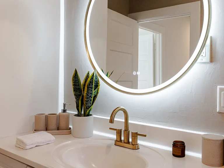 973 N Saint Andrews Pl — Photo 19