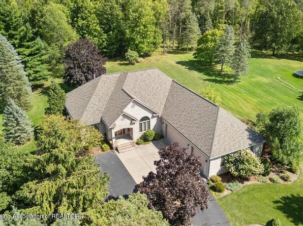 3522 Josette Ln, Lansing, MI 48906