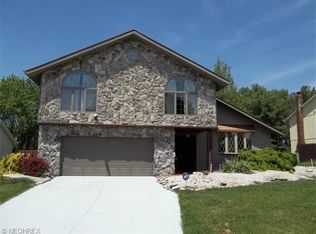 18172 Fox Hollow Dr, Strongsville, OH 44136