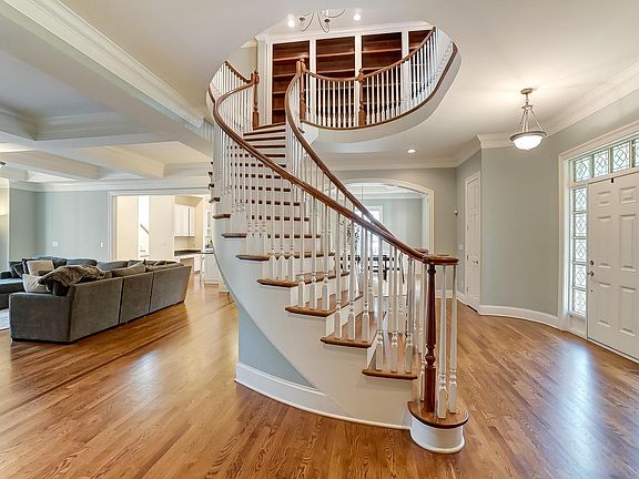 3rd image of 7730 Arboretum Ct