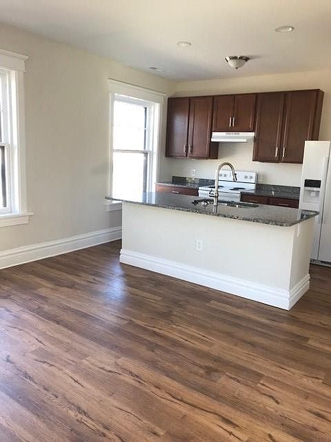 1st image of 5880 Delmar Blvd Floor 2