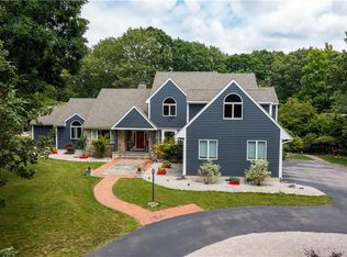 5 Sparrow Ln, East Greenwich, RI 02818