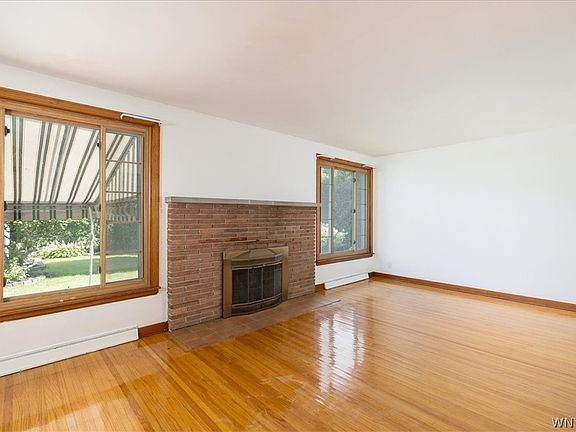 5th image of 40 Lennox Ave