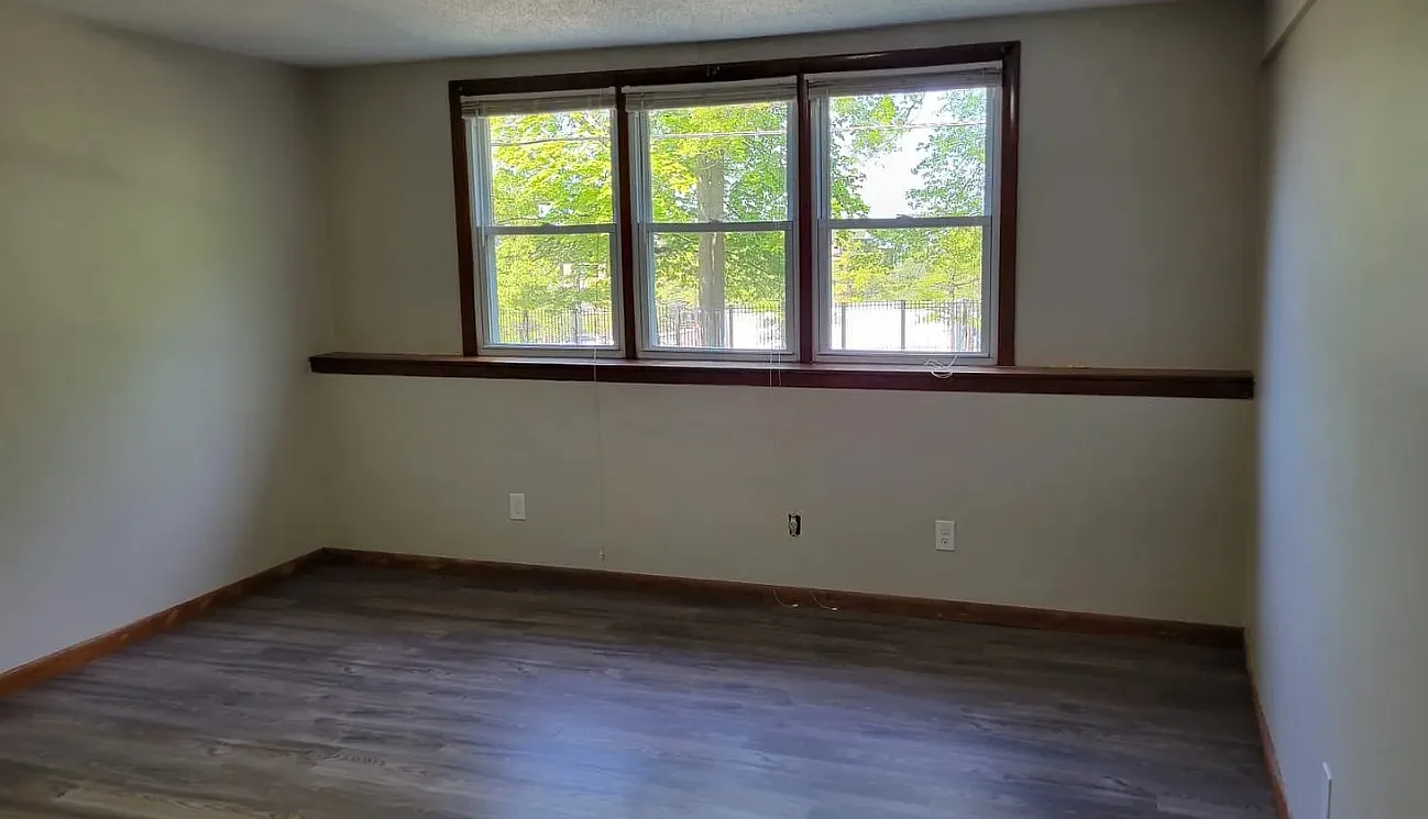325 Mansfield St — Photo 4