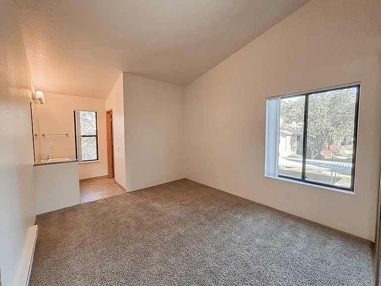 Stone Creek Apartments Beaverton — Photo 117