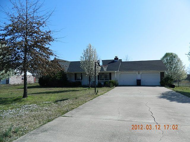 1st image of 15 Hickory Ln