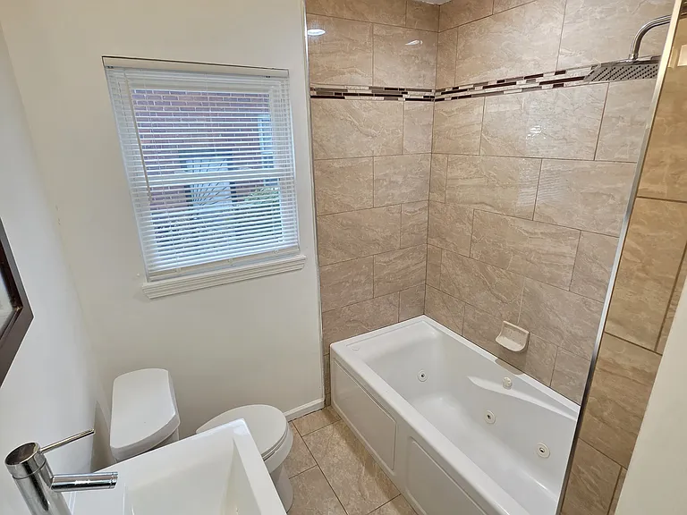 11415 Auburn St — Photo 19