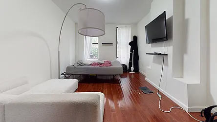 Rented by Bond New York