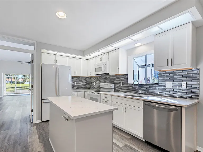 4998 Tamarack Trl — Photo 16