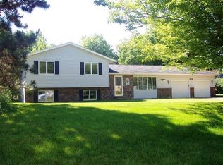 904 SW Ballentine Rd, Menomonie, WI 54751