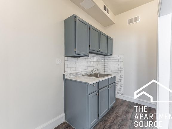 3rd image of 5301 N Ashland Ave #5