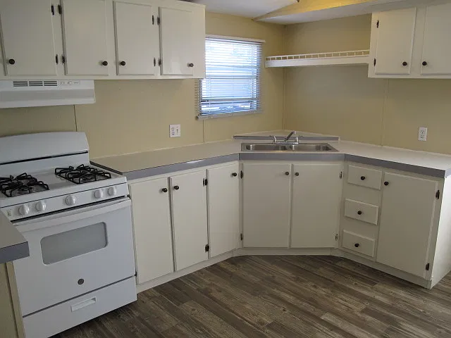 2 bed, 700 sqft, $1,225 — Photo 3