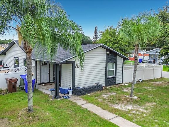 3rd image of 1010 VAN LIEU STREET