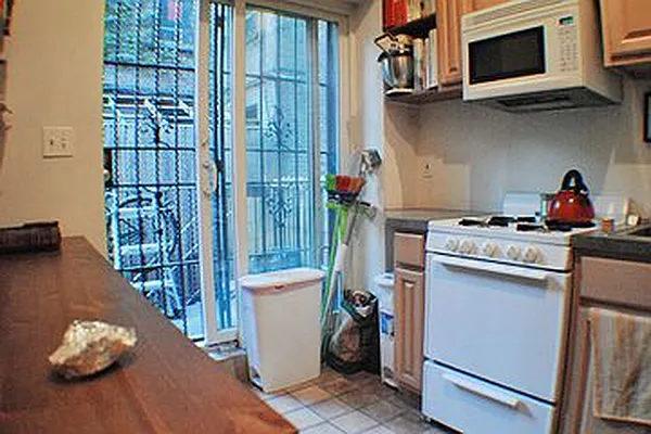 Rented by Chartwell Manhattan Realty | media 9