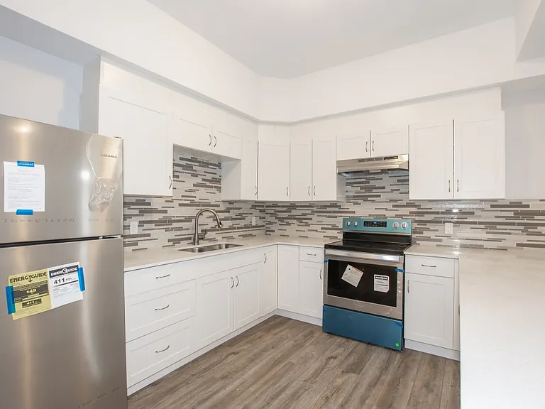 140 Caroline St S #1 — Photo 6