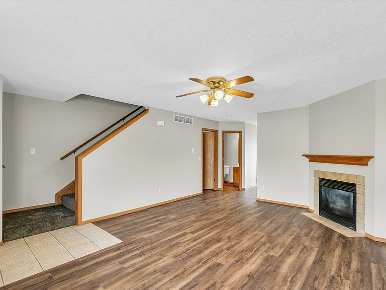 1017-1025 Maple Hill Rd — Photo 37