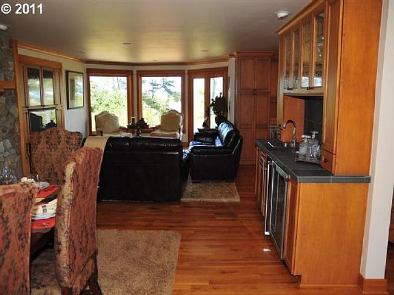 3rd image of 164 Salmon Harbor Dr