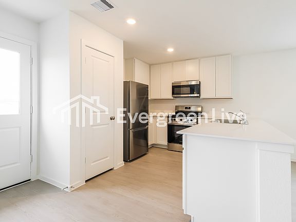 5th image of 303 Bush Meadow Ln