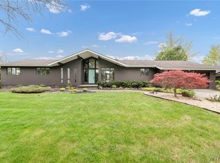66 Stonecroft Ln, Amherst, NY 14226