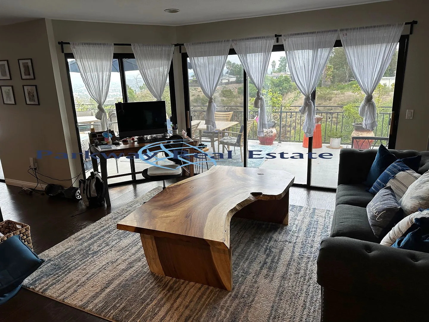 4 Bedroom Home with a View — Photo 2