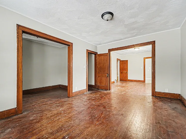4584 Vancouver St — Photo 5