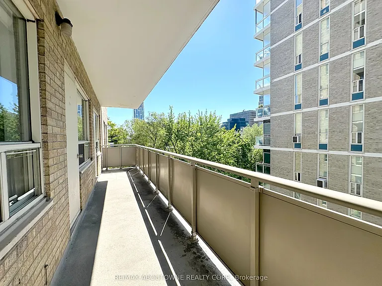 565 Avenue Rd #506 — Photo 12