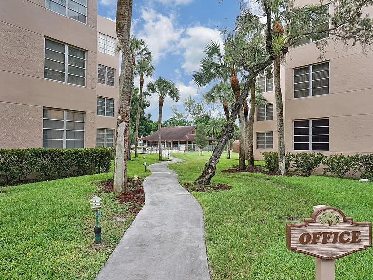 1831 Sabal Palm Dr #202 — Photo 39