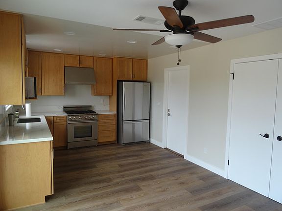 5th image of 6829 Thornwood St