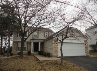 13 Foxglove Ct, Bolingbrook, IL 60440