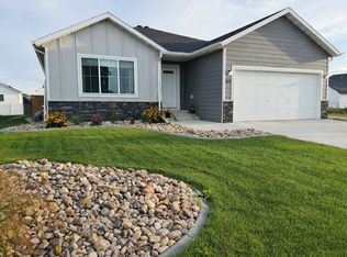 6191 Martin Ln W, West Fargo, ND 58078