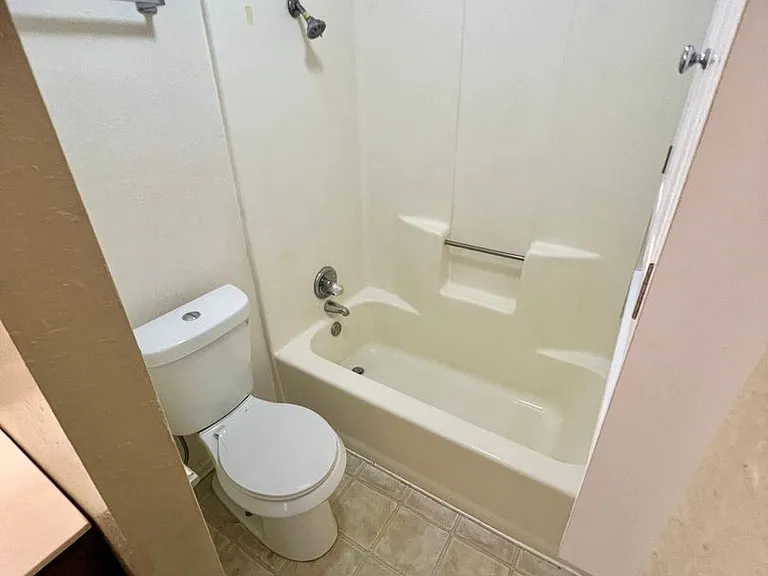 2303 N Grand Ave — Photo 14